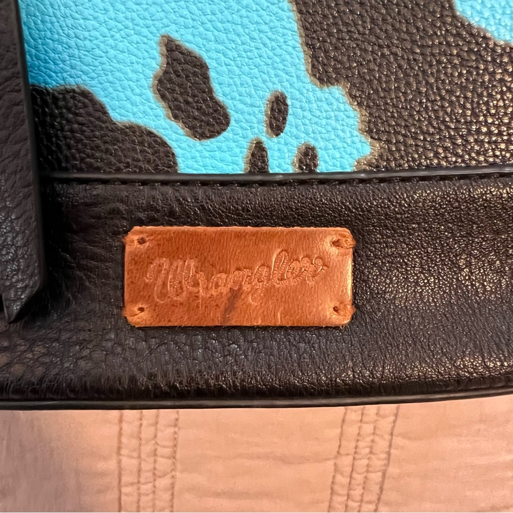 Wrangler Crossbody purse and Wallet - Picture 3 of 5